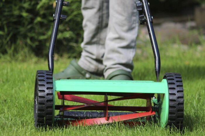 how to change lawn mower blade